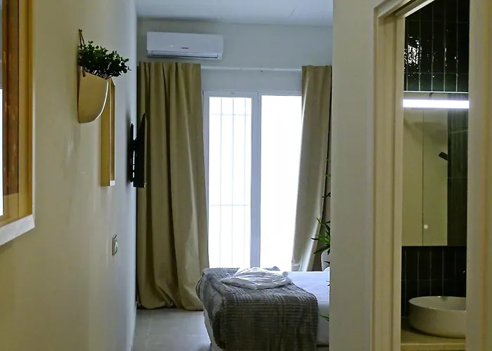 Loft Valencia Ptz - Between Arts Roig Arena & Ruzafa Street Suites - Private Entry * Valencia